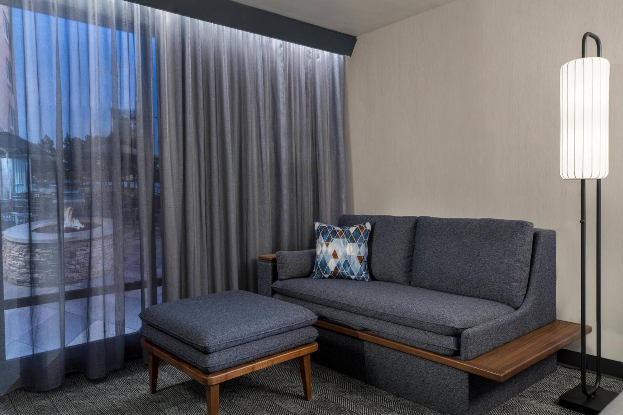 Courtyard By Marriott San Diego Miramar Экстерьер фото